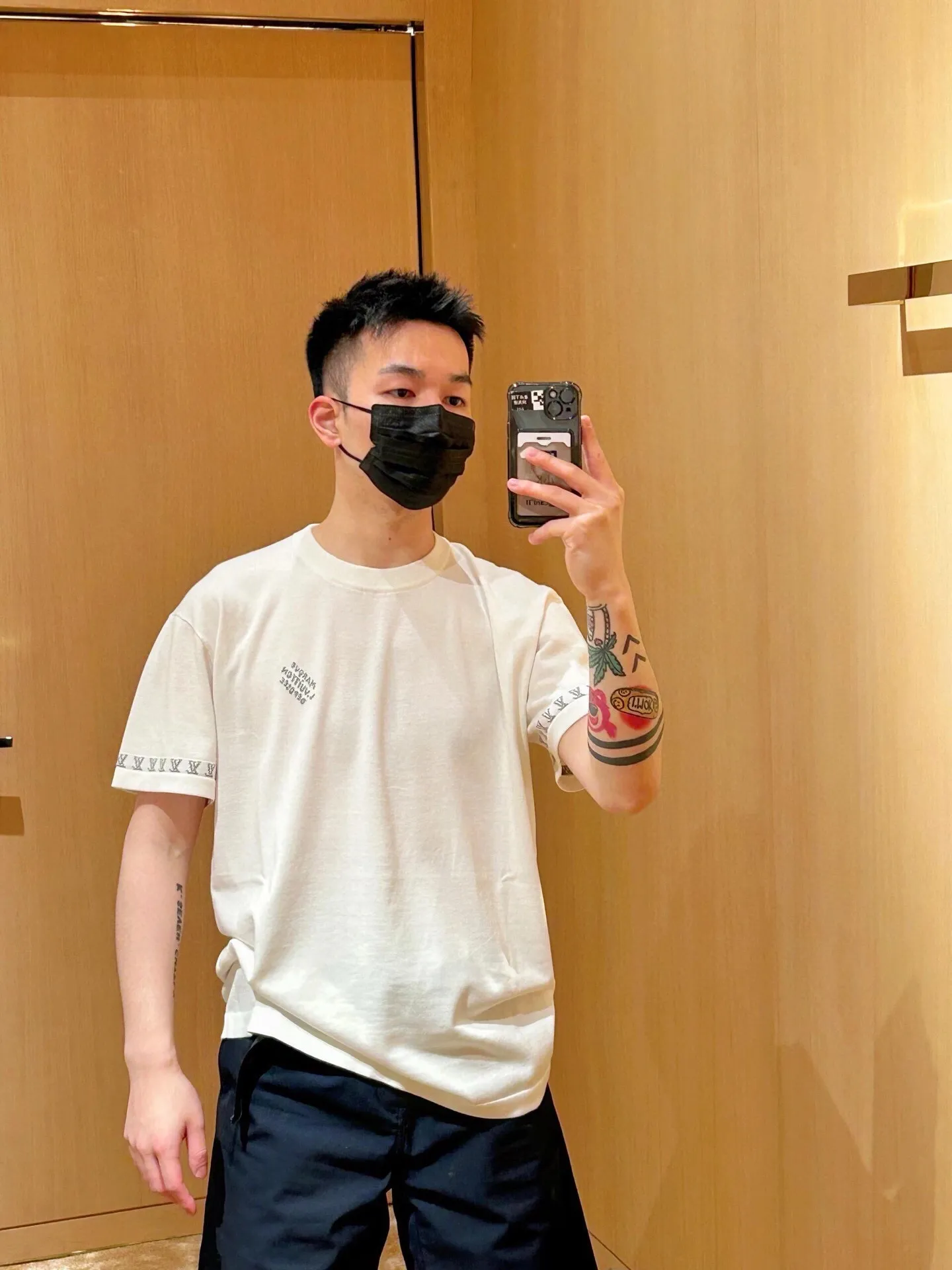 Louis Vuitton Louis Vuitton jacquard knitted short sleeves with logo on cuffs and small letters